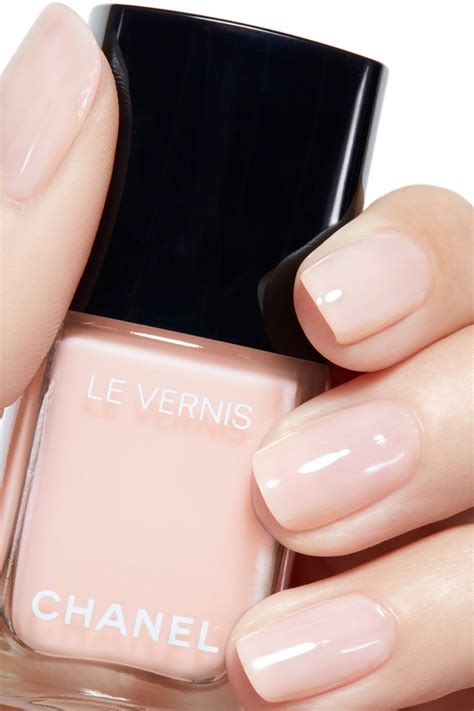 Chanel Le Vernis Longwear Nail Colours in Ballerina, 